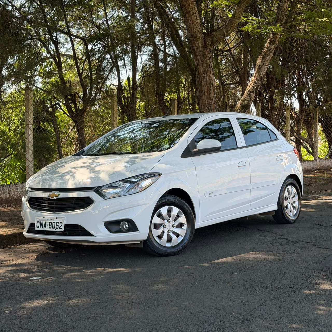 Chevrolet Onix — foto 1
