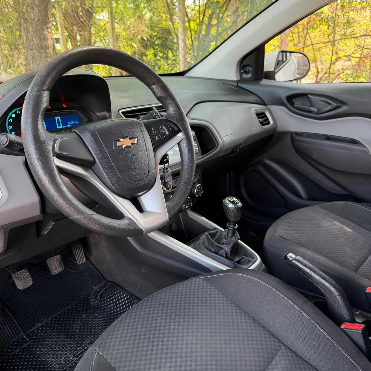 Chevrolet Onix — foto 8
