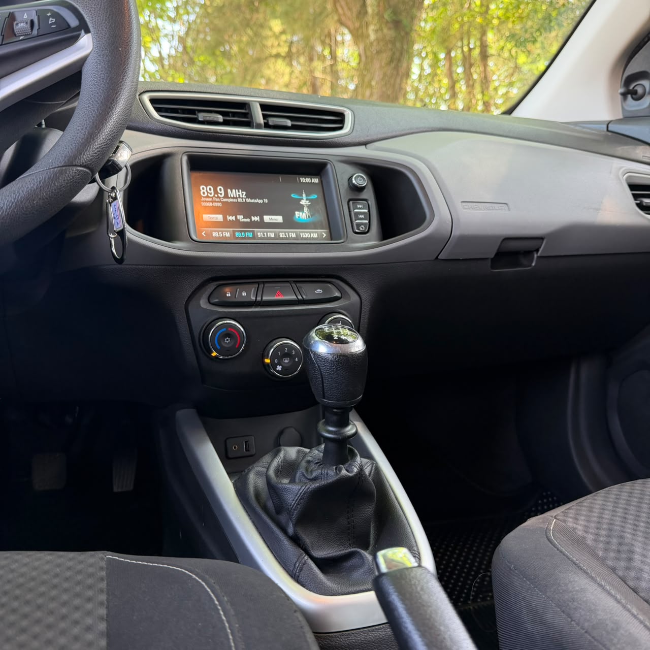 Chevrolet Onix — foto 10